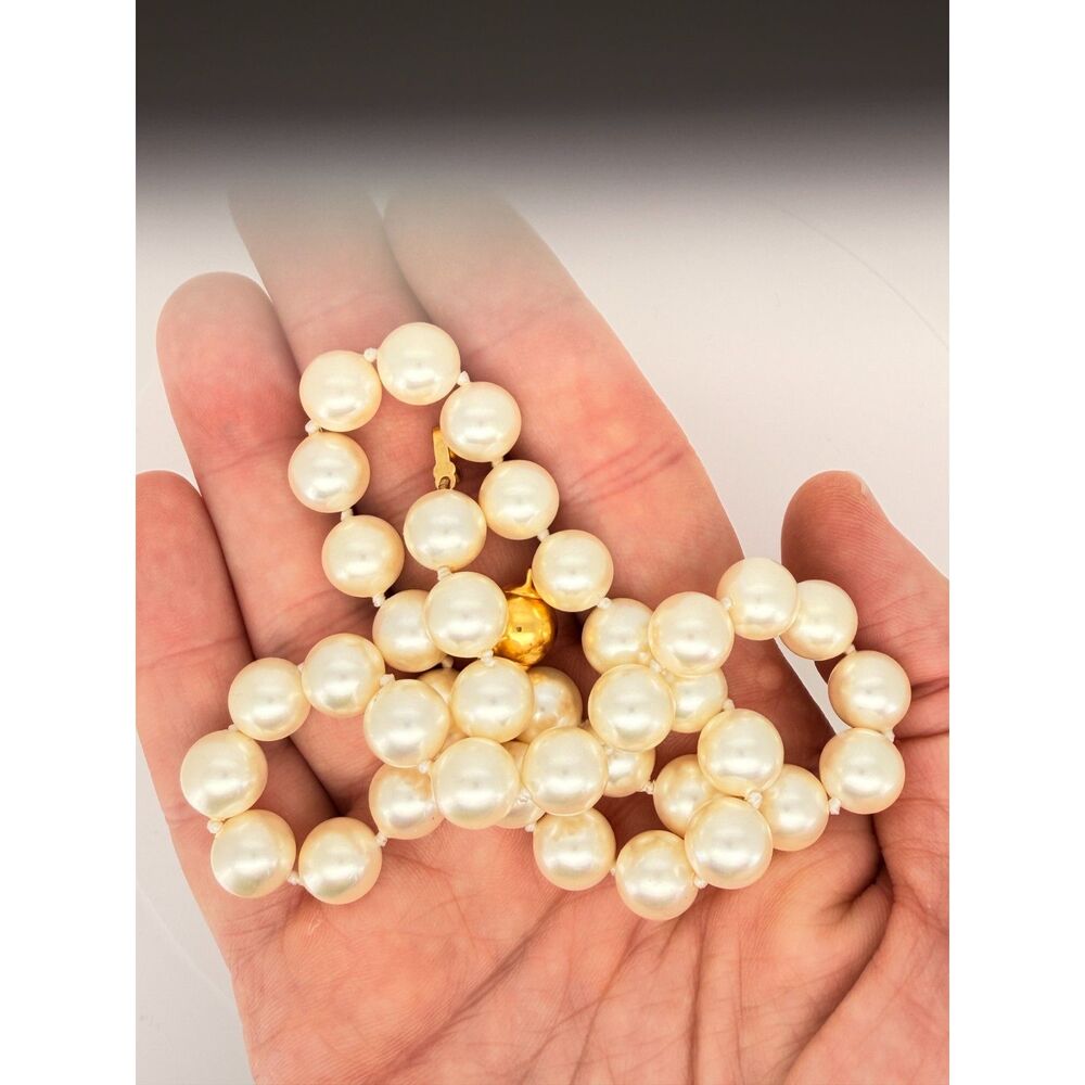 Vintage Pearl Necklace 17" - Men/Women